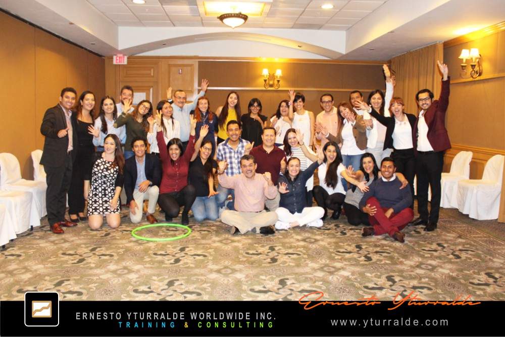 Team Building El Salvador | Taller de trabajo en equipo con foco en comunicación y confianza