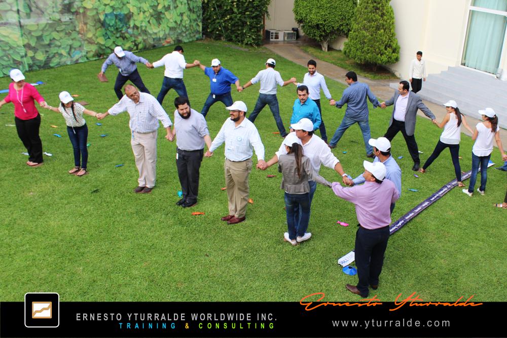 Team Building El Salvador | Taller de Cuerdas con enfoque en trabajo colaborativo y desarrollo del liderazgo
