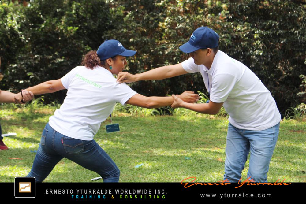 El Salvador Team Building | Aprendizajes significativos en outdoor | Team Building El Salvador con cuerdas bajas
