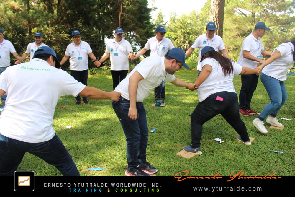 El Salvador Team Building | Confianza progresiva y soporte | dinámica de cuerdas con enfoque en colaboración real